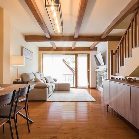 Casa Artiga De Lin By Seamount Rentals Les Bordes Εξωτερικό φωτογραφία