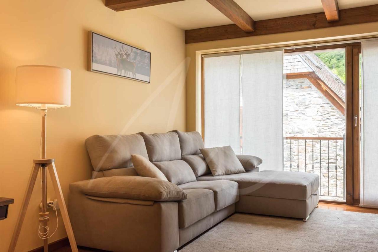Casa Artiga De Lin By Seamount Rentals Les Bordes Εξωτερικό φωτογραφία