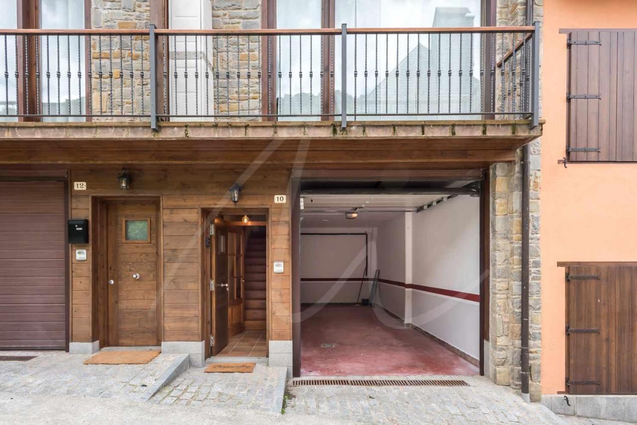 Casa Artiga De Lin By Seamount Rentals Les Bordes Εξωτερικό φωτογραφία